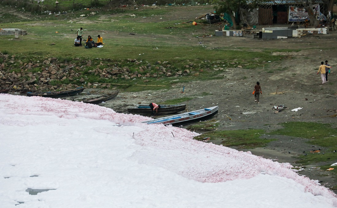 Photo of the Day:

Yamuna: For how much longer will she be in this state?

Crores have been spent; but the river continues to stink in the national capital

Photos by Vikas Choudhary

downtoearth.org.in/rivers/yamuna-…