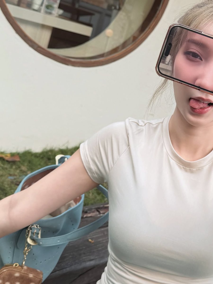 JanJingjing Thailand tweet media