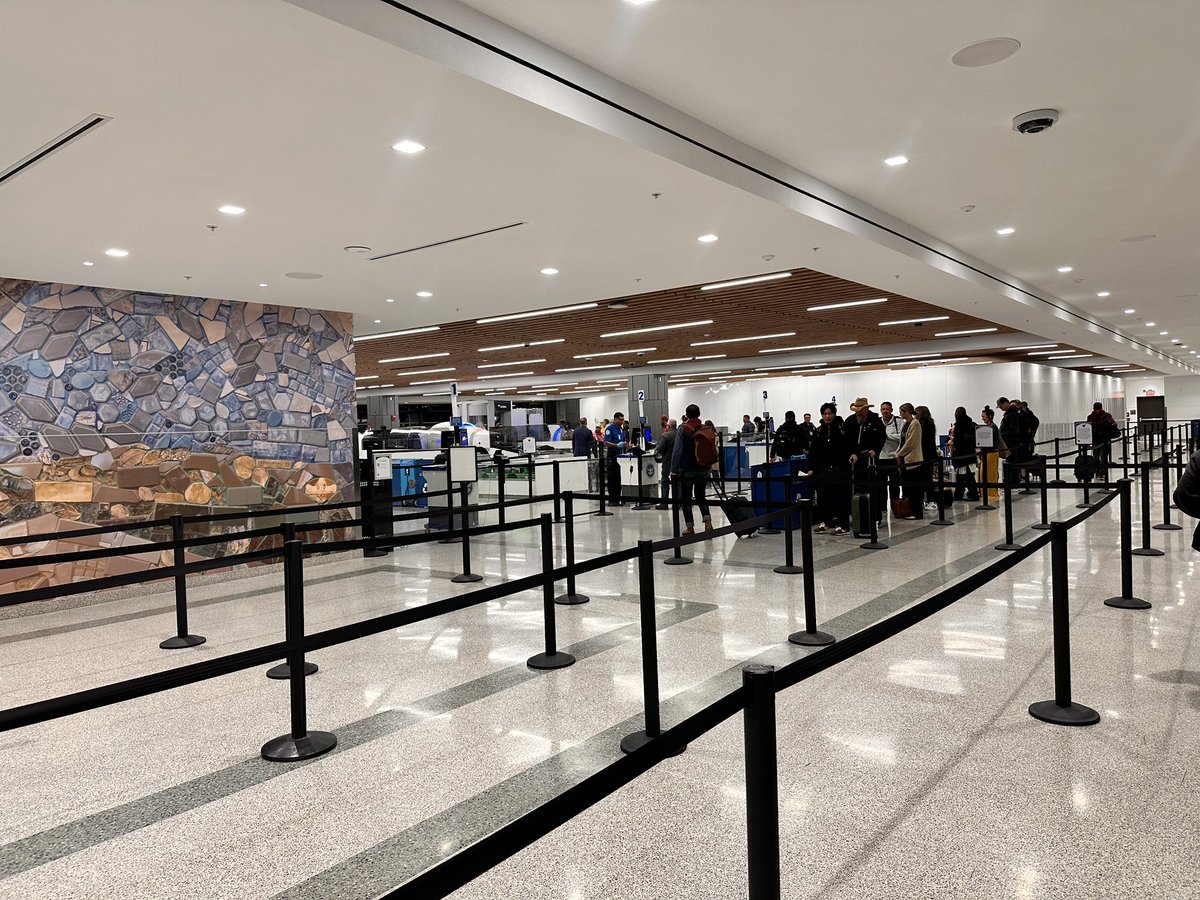 Austin-Bergstrom International Airport tweet media