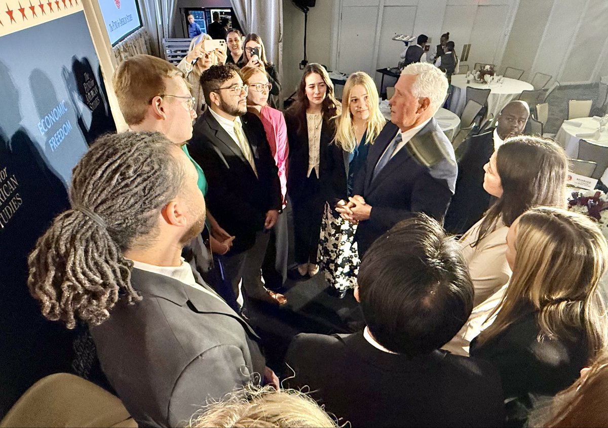 Mike Pence tweet media