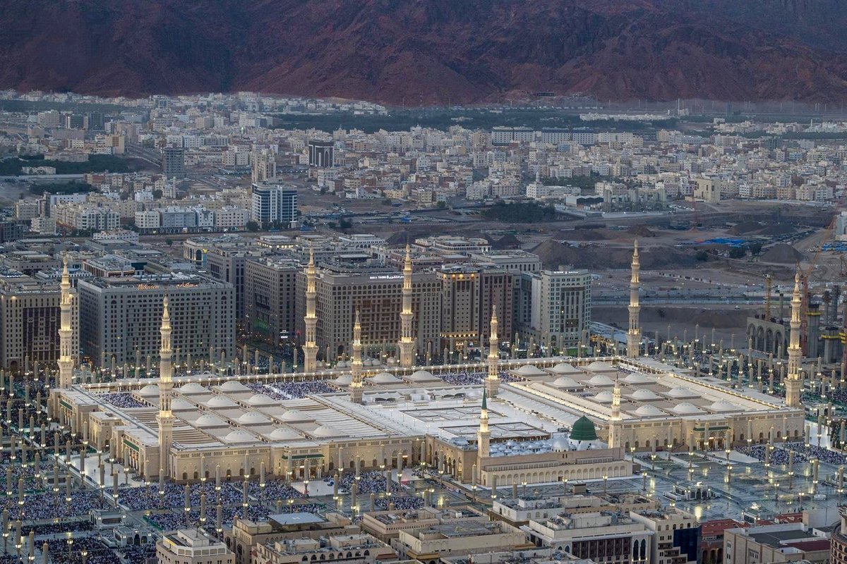 𝐌𝐚𝐡𝐝𝐢 tweet media