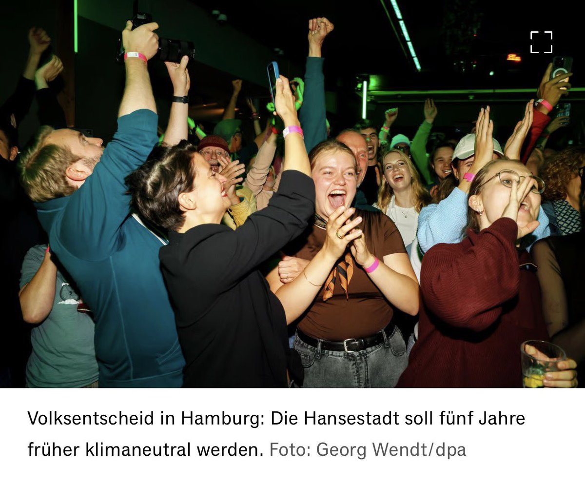 holle_fraulein's tweet image. Links: Klimaträumer
Rechts: Klimapolitik-Umsetzer

#Hamburg #Klima