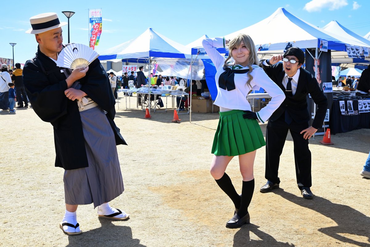 大洗、海楽フェスタにて。
ガルパン大人組で集合写真撮りました！

役人 <a href="/_tukigoe_/">つきごえ</a> 
戦車道連盟理事長 <a href="/A88_Ofnir/">黄八@海楽フェス理事長コス</a> 
島田流家元 <a href="/usamizaka_usari/">宇佐見坂うさり@黒髪ロング</a> 
📸 <a href="/kaihei_n/">かいへー㌠@コミケ両日</a>