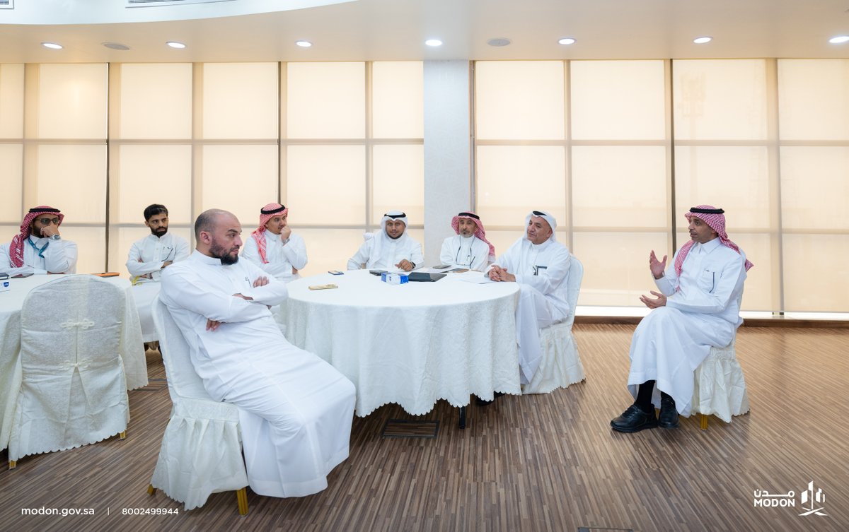 Modon_En's tweet image. With the attendance of a distinguished group of investors and representatives from Jeddah Islamic Port, @Saudi_FDA, and @JeddahChamber,
#MODON organized the Supply Chain Continuity and Logistics Services workshop to discuss challenges and opportunities and enhance cooperation to