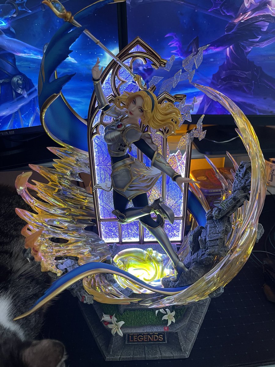 ✨ Daily Lux ✨ tweet media