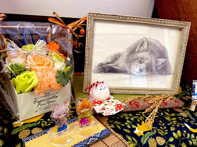 #春継ぎ 3日目ありがとうございました! 撮影スポット、たくさん写真を撮ってもらえて嬉しいです!ぜひご自慢のぬいやグッズと共に遊びに来てください 今日は黒と赤の羅々ちゃんイメージコーデでした