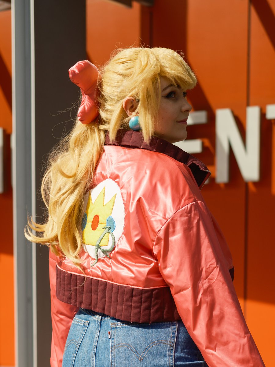 Touring Peach 🍑🏁

Huge learning curve on this cosplay. First time crimping and styling a wig, sewing the jacket, and hand-embroidering the patches. I even made the bow, earrings, knee pads and the kart!

Worth every frustrating moment 💖

📸 GuitarPug at <a href="/TheGameExpo/">TheGameExpo - TGX</a>