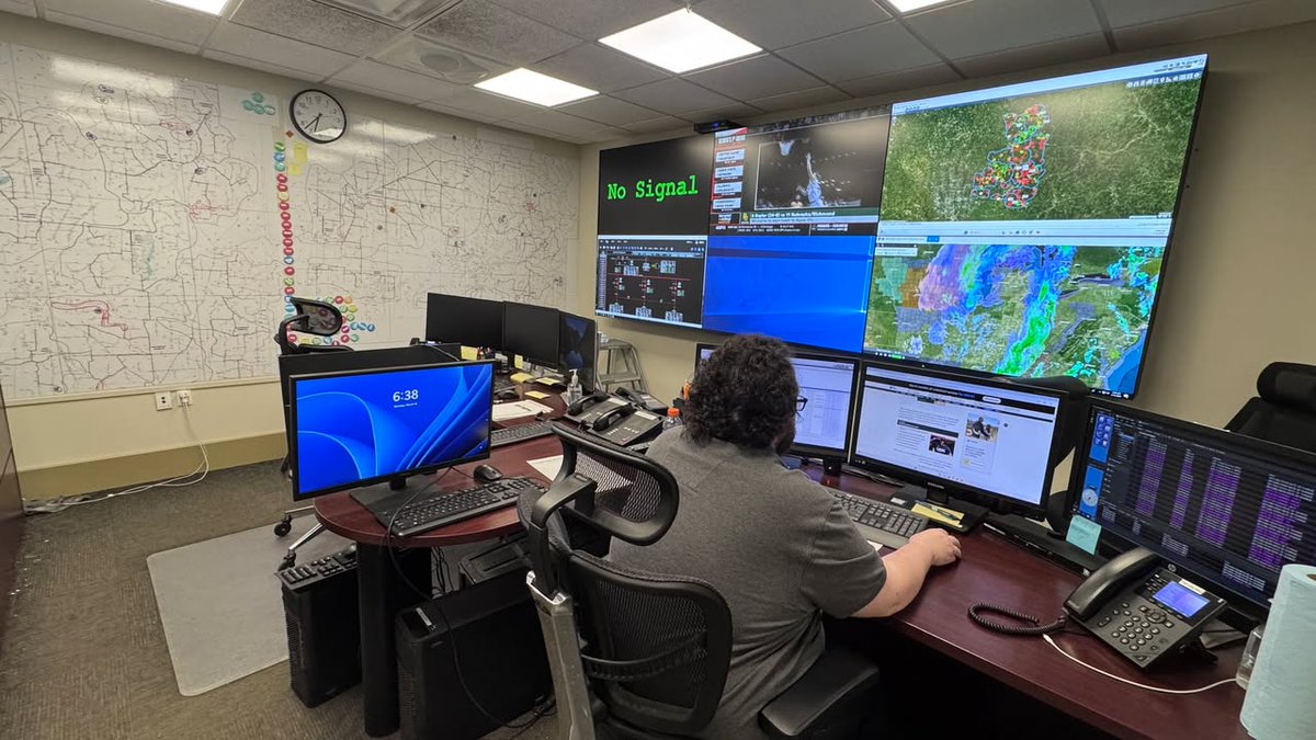 theenergycoop's tweet photo. ⚡ Crews are working around the clock to restore outages. Supporting us today: New River (7), Carroll White (2), KVREMC (1), Tipmont (1), NineStar (1), Washington (1), Darke (1), and Adams is on the way. ETRs will be updated. Thank you for your patience! https://t.co/dwBuGsvjog