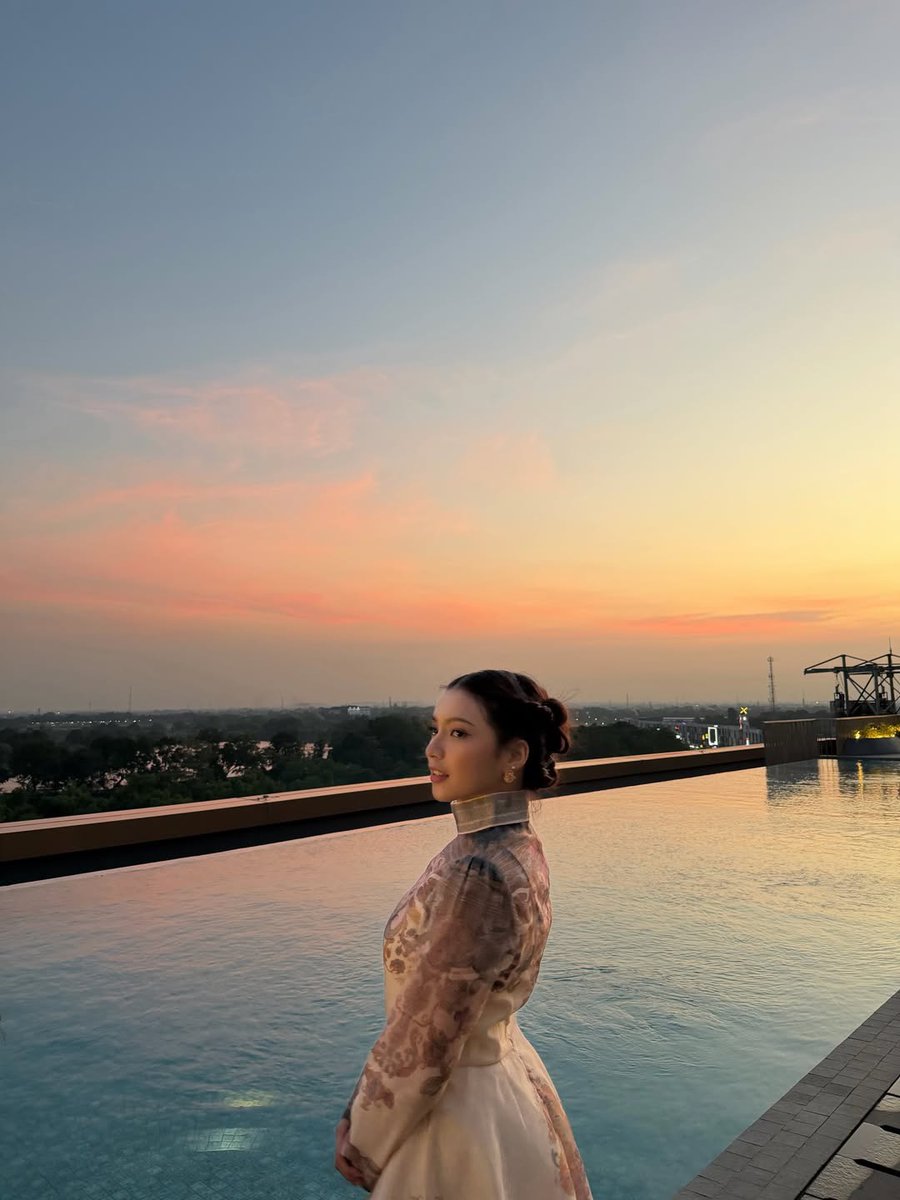 GraciasFans_INA's tweet photo. [Instagram @_shaniagracia31]

🌅✨🤍🕊️

🔗https://t.co/Lh9AObdsmS https://t.co/1Z18WiX3TD