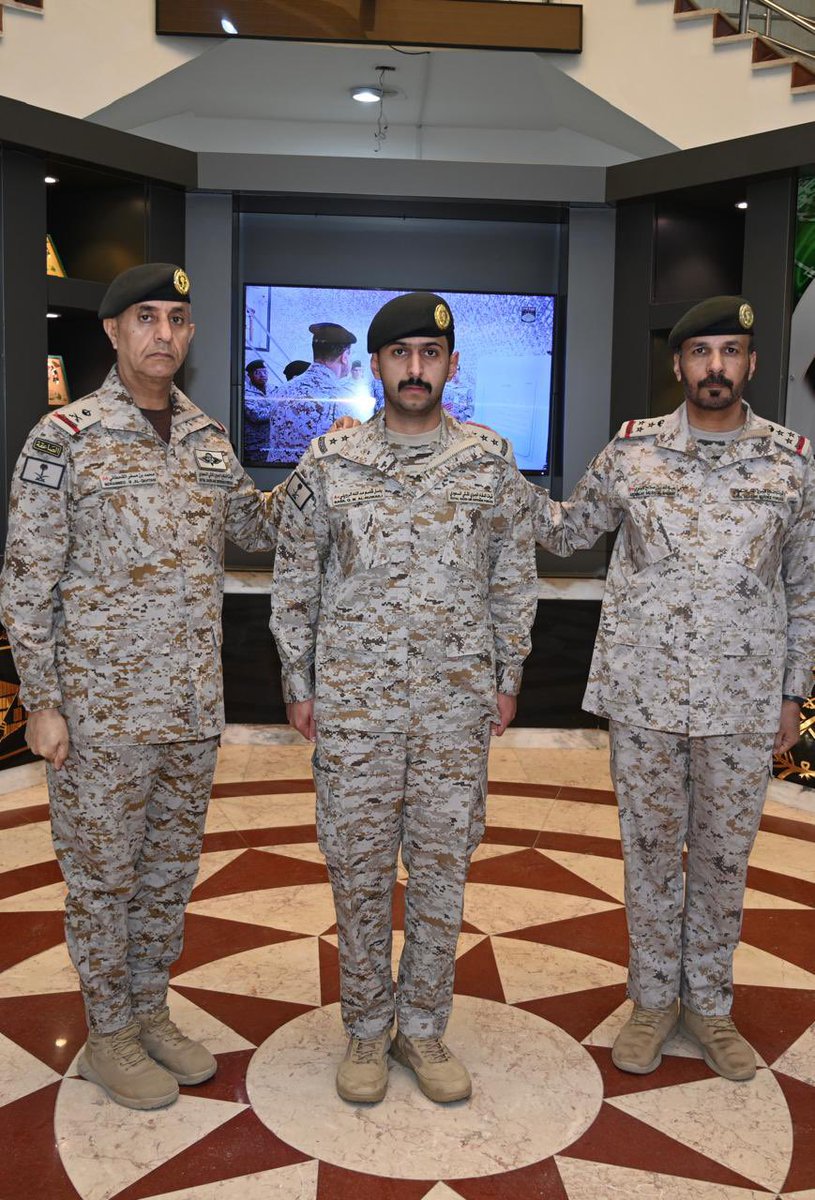 الملازم اول مهندس / باسل بن قاسم مدالله الكويكبي نبارك لكم الثقة الملكية الغالية بمناسبة صدور الأمر السامي الكريم  بترقيتكم إلى رتبة نقيب بالدفاع الجوي السعودية سائلين المولى عز وجل أن يمدكم  بعونه وتوفيقه لخدمة الدين 
ثم المليك والوطن  ومنها للأعلى بإذن الله.