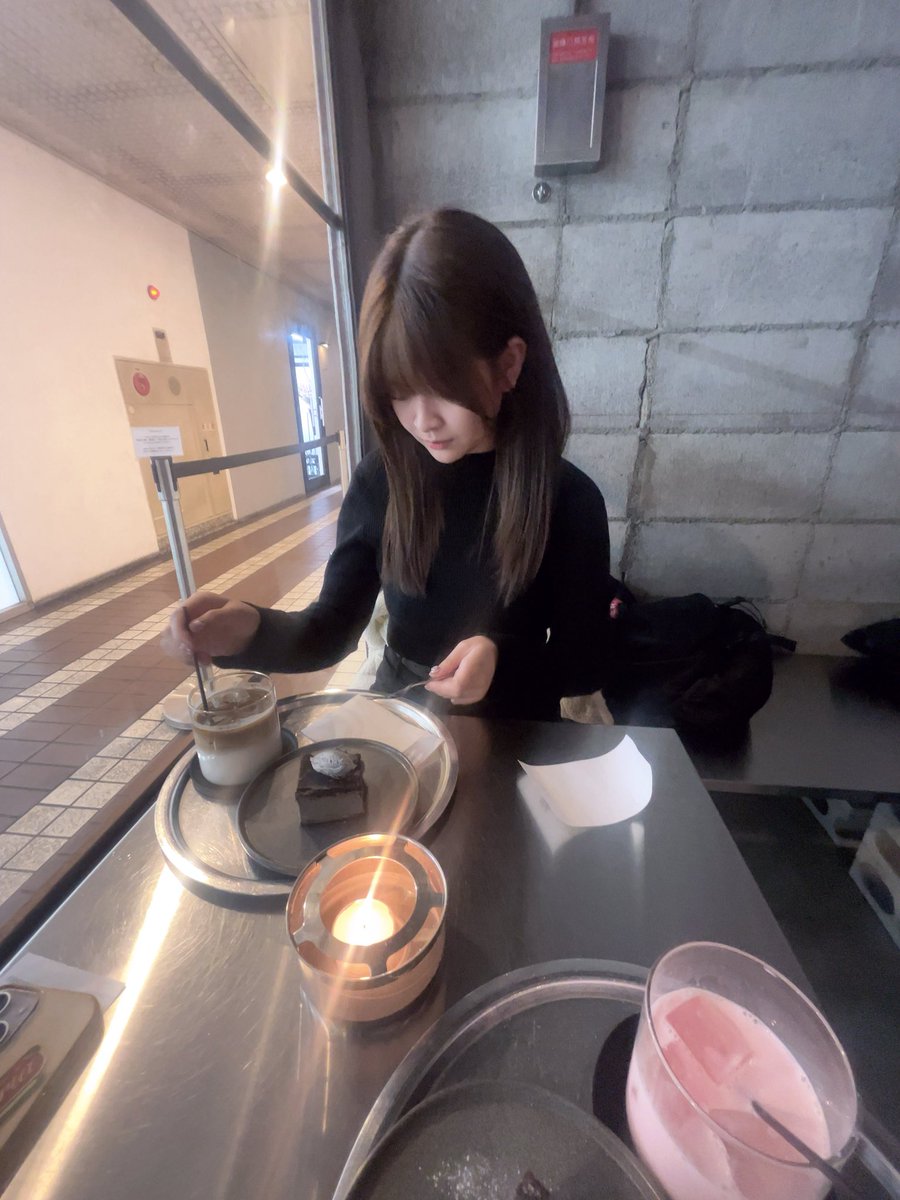 nazojo_com's tweet photo. いきてます
髪の毛茶色に染めるなどした https://t.co/2KPIeOFGdo