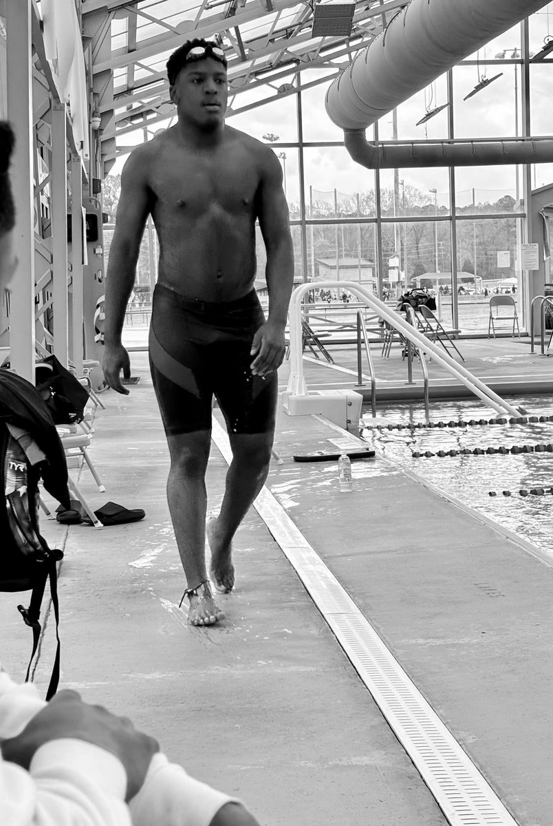 JackDBestHaynes's tweet photo. Back in the pool preparing for swim team tryouts ๐๐ฝ #multisportathlete #swim #explosiveness @PrepRedzoneAR @ArkansasGems https://t.co/ZDY9D0jpTo
