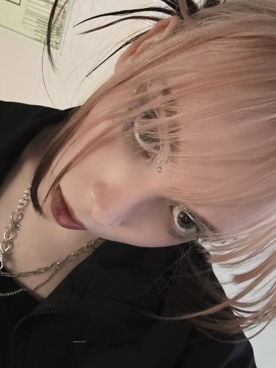 а вообще вот вам фото с моего вчерашнего выступления (оправдываюсь за отсутствие, айдолская жизнь такая не простая)

DO NOT EXPLOIT THE LEGACY OF ENHYPEN
#BEACCOUNTABLE_BELIFT
#ENHYPEN_IS_SEVEN 
#HEESEUNG_STAYS