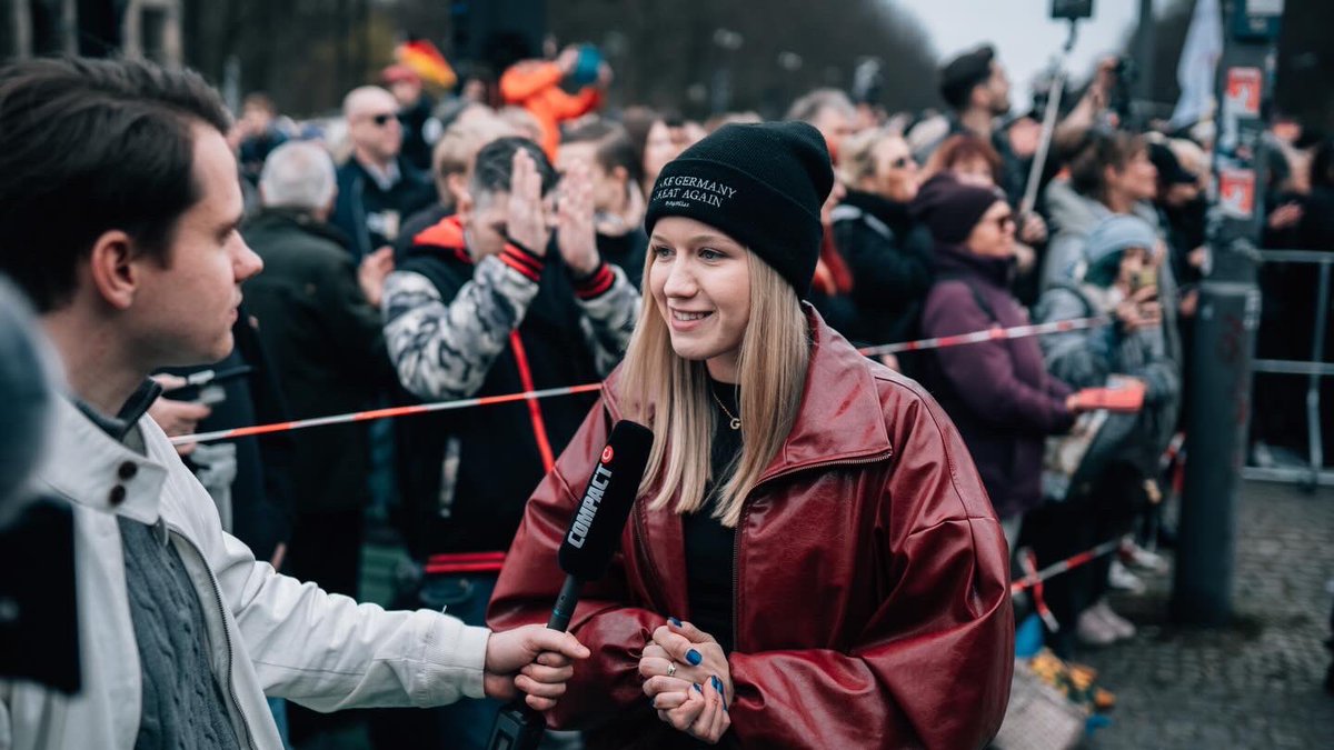 eingollan tweet media