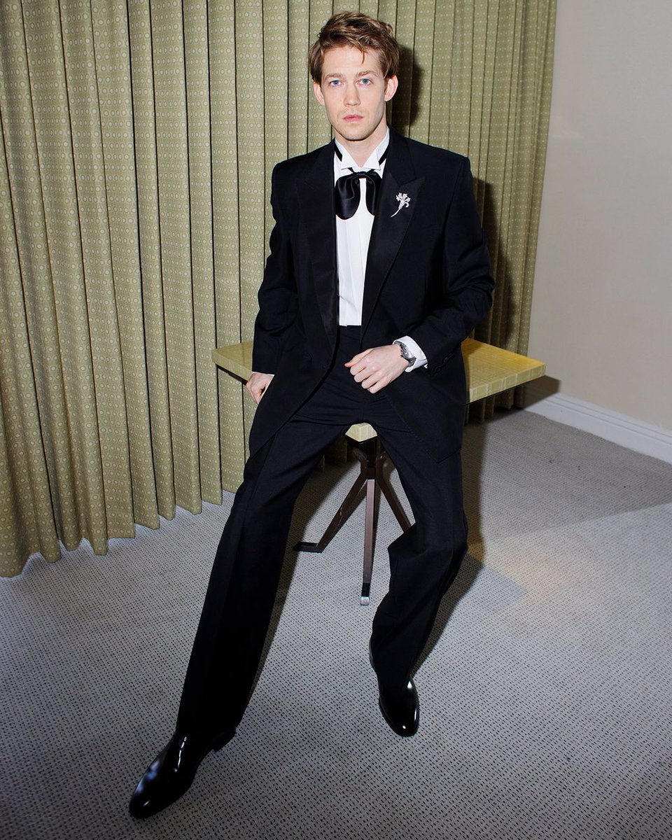 Joe Alwyn Team tweet media