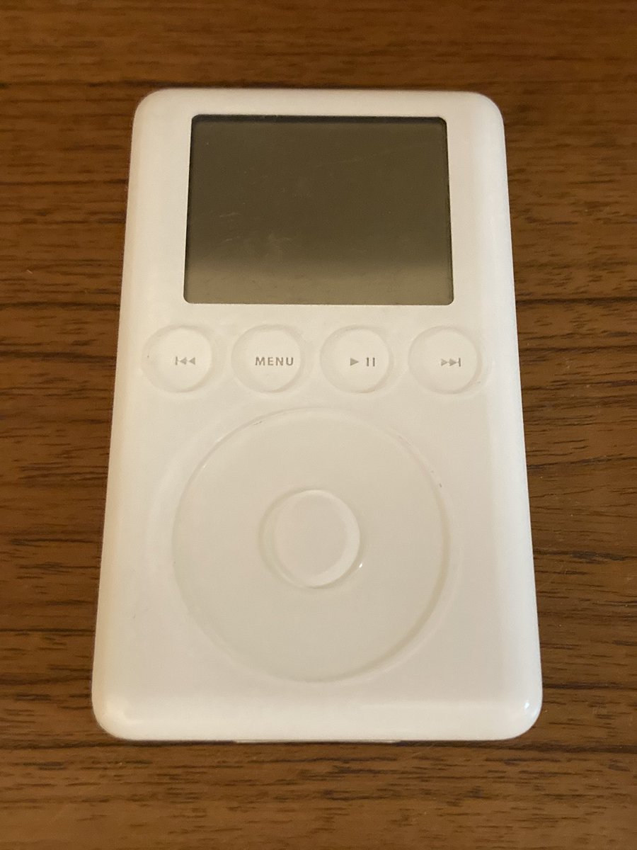 g_meslin's tweet photo. Peak handheld device. All function, no distraction, no algorithm, no surveillance. https://t.co/1dRzDJUsw9