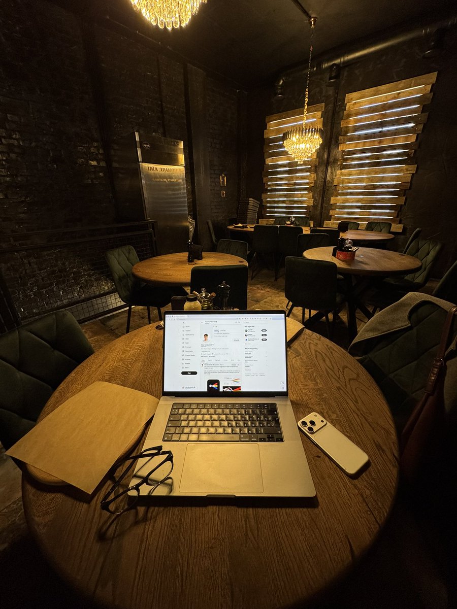 ᖇOᗯEᑎ tweet media