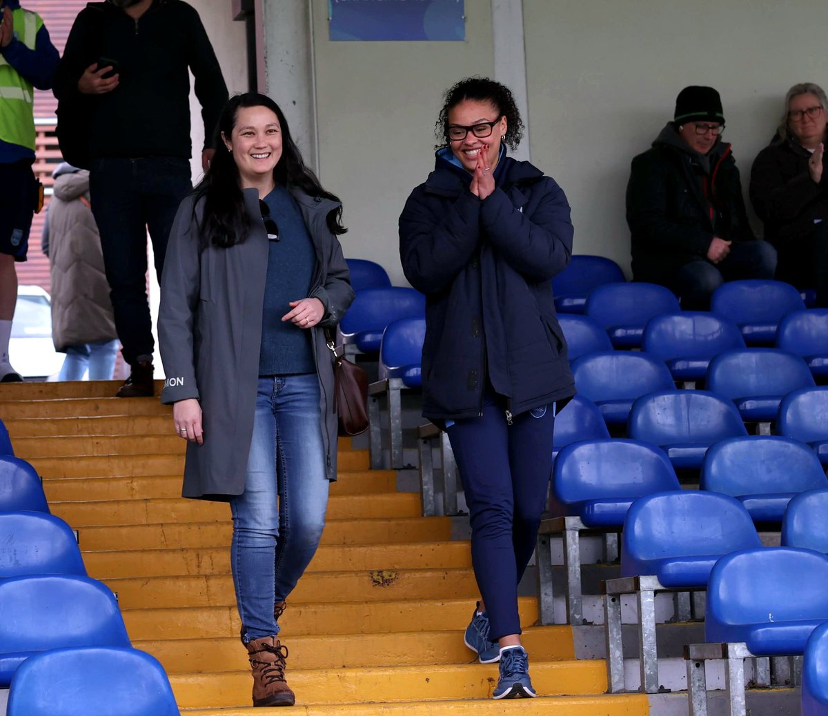 DLRWaves tweet media