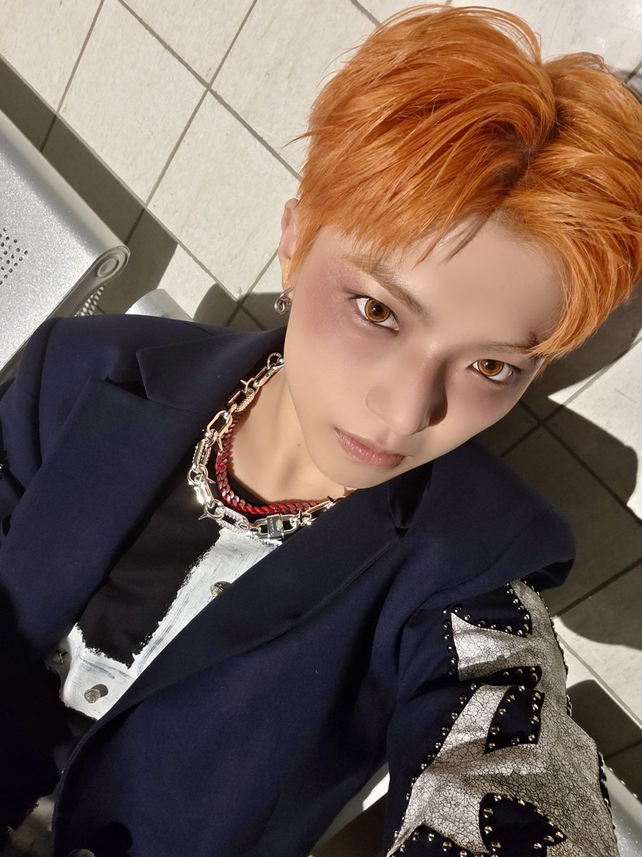 ALL(H)OURS tweet media