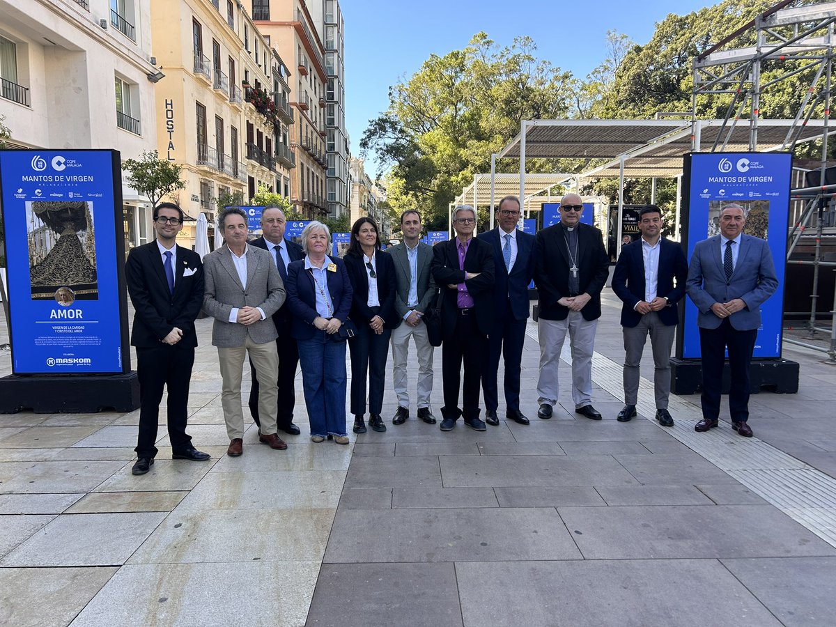 COPEMalaga's tweet photo. 👏🏻Queda inaugurada oficialmente la exposición de COPE Málaga con motivo de la Semana Santa.

📸 En la Alameda Principal, 48 fotografías de los mantos de las Vírgenes de las cofradías agrupadas y de otras no agrupadas.

📡Sigue en directo la inauguración

https://t.co/1kxo9oaVNm https://t.co/nUAFgwCYRx