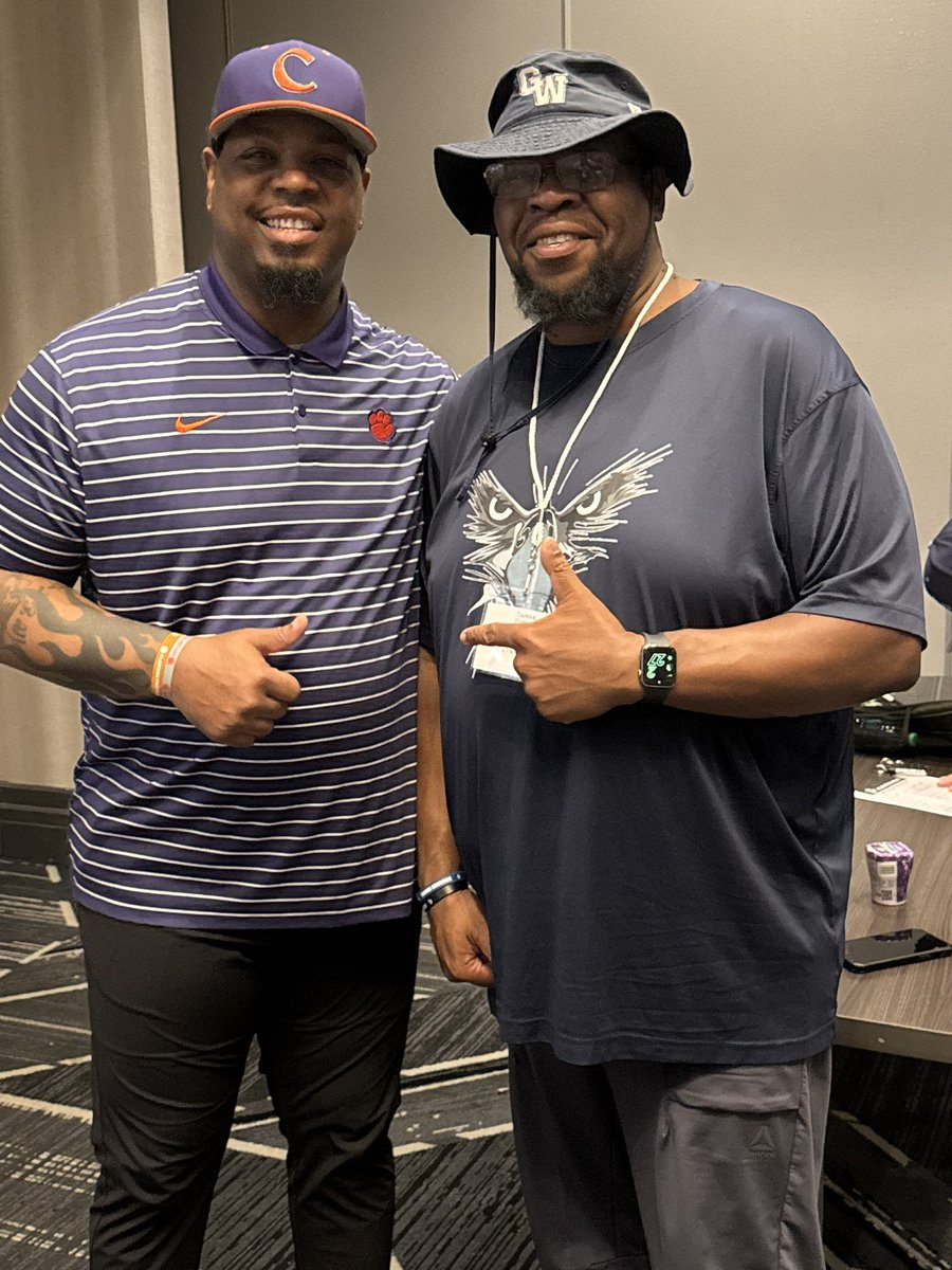 Dennis Reaves Jr tweet media