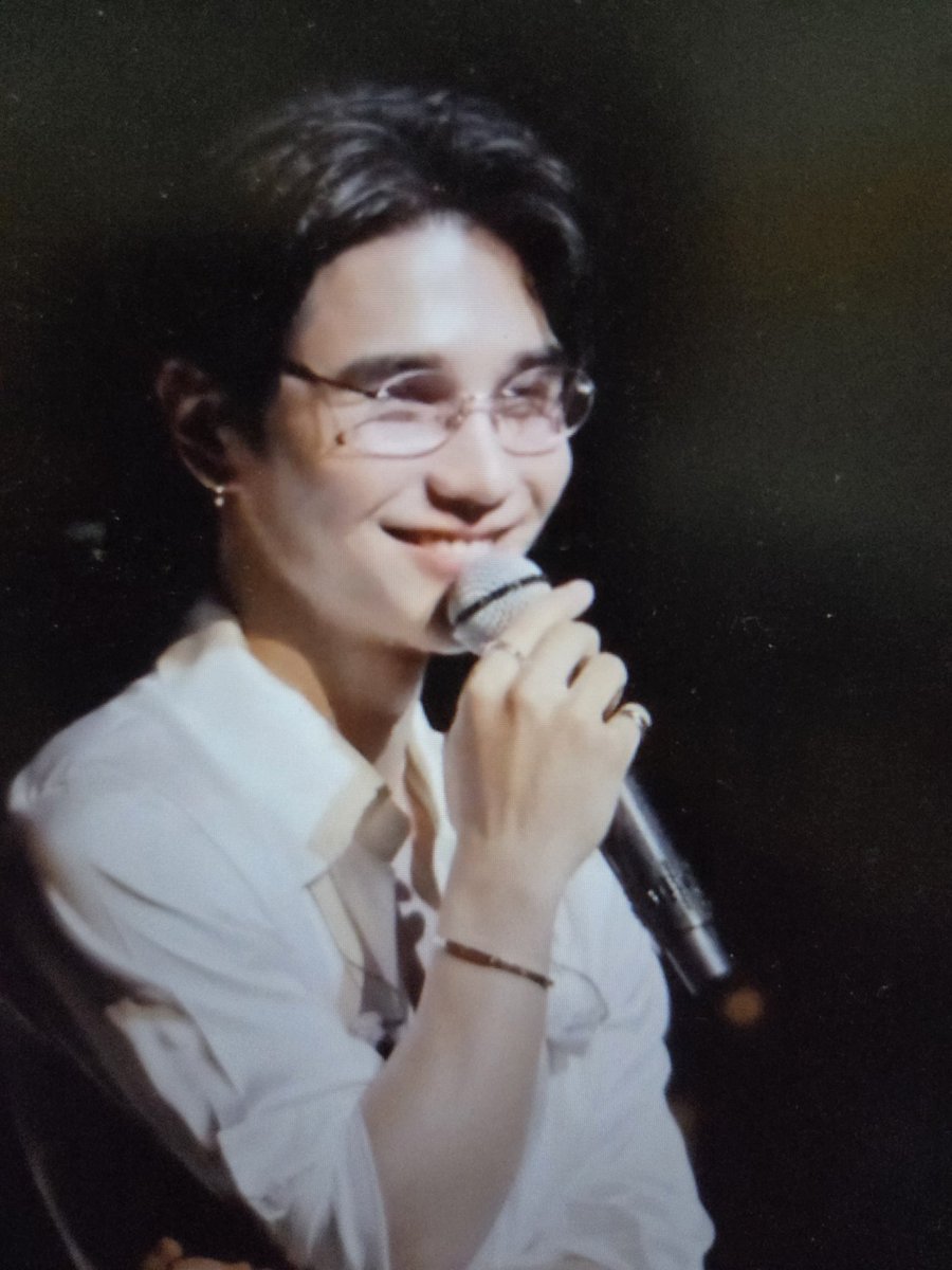 Handsome in those glasses sir President. 

<a href="/jeffsatur/">𝗝 𝗘 𝗙 𝗙 𝗦 𝗔 𝗧 𝗨 𝗥 (罗杰夫)</a> #JeffSatur
#JeffSaturReturnsToSaturnBirthdayFanSign