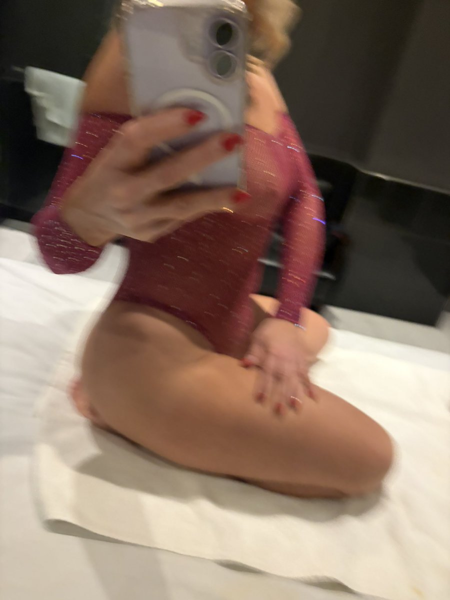 Blairseductions tweet media