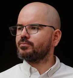 🔹Los únicos que le han dado la razón a Nicolás Grau son Beatriz y Giorgio.

🔺Beatriz, la que no se sabe ninguna cifra, la que con suerte sabe sumar 2+2, la que no tiene idea donde esta parada.

🔺Giorgio, el autor intelectual del balón de gas a $ 117.000 mil pesos.