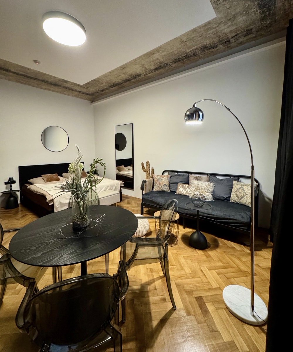 Nabídka pro rivala z Pardubic.. 👀
Kdyby někdo hledal ubytování pro přespání mezi zápasy v Brně, tak mi napište, ještě jsou nějaký apartmány volný ✌️