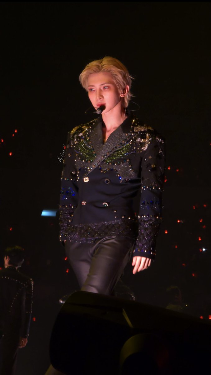 umbrellacart's tweet photo. CRAZY VISUALS KANG YEOSANG GOD

#InYourFantasy_MNL #ATEEZinManila #ATEEZ #YEOSANG #여상 https://t.co/Aswg0DoDrj