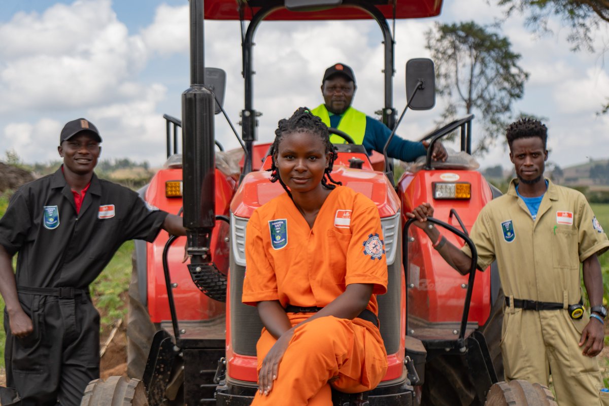Hello Tractor tweet media