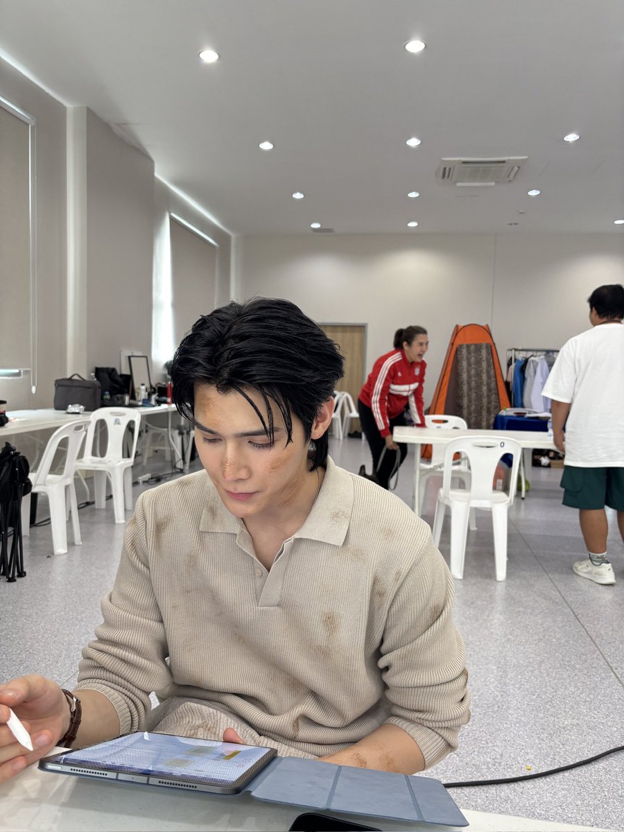 Cusp_Ent's tweet image. Look at Kelvin… he’s all messy.

YESTERDAY REGRET
#YesterdayEP7