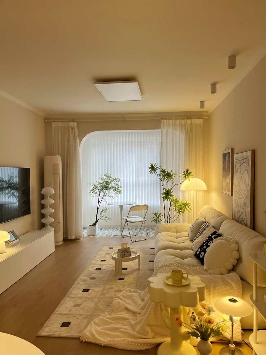 Felipe65842055's tweet image. Spring cleaning = old stuff glow-up!  Sort, donate, or upcycle—give forgotten items a new story (and your space a fresh vibe). #DeclutterJoy #OldToNew