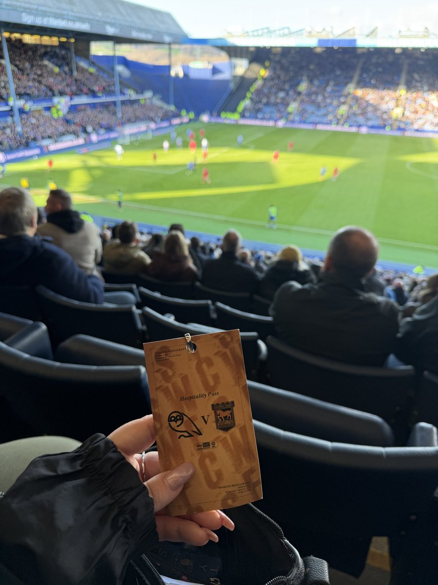 Becky🦉 tweet media