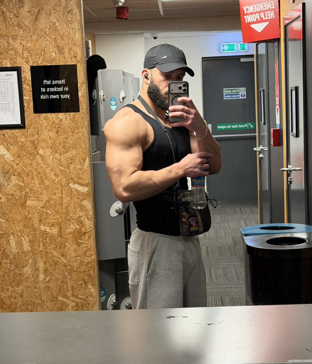 King Leonidas tweet media