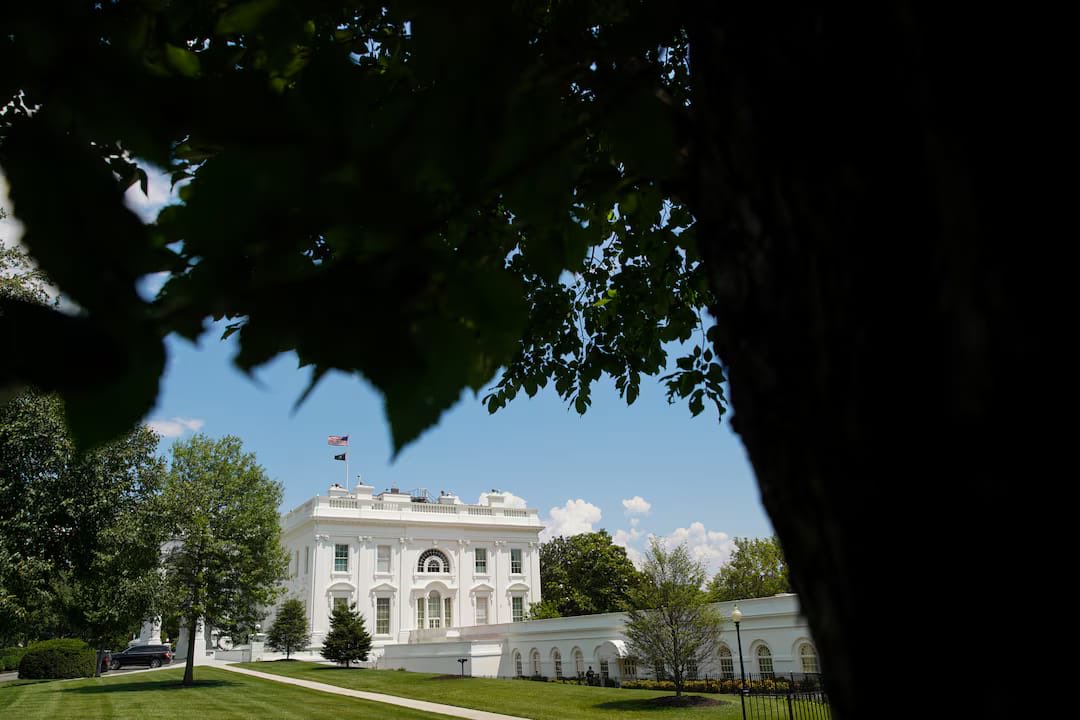 ترامب يناقش مع الأوروبيين إعادة فتح مضيق هرمز ومساهمة الناتو