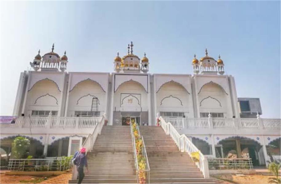 KesariPunjab's tweet image. हैदराबाद में सरकार को झटका! गुरुद्वारा बरंबाला की जमीन पर हाईकोर्ट का बड़ा फैसला

👉👉 अधिक जानकारी के लिए : punjab.punjabkesari.in/punjab/news/hy…

#PunjabNews #GurdwaraBarambala #SikhCommunity #HyderabadNews #SikhRights #PunjabKesari