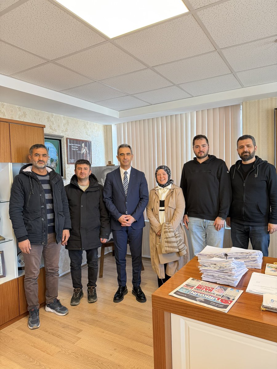 2023 KPSS Mülakatında atama kontenjanı dışına çıkarılan meslektaşlarımız ziyaretimize geldiler. MHP Grup Başkanvekili sayın Filiz KILIÇ tarafından meclise verilen kanun teklifi hakkında bilgi alış verişinde bulunduk. Sürecin başından beri takipçisi olduğumuz mülakat