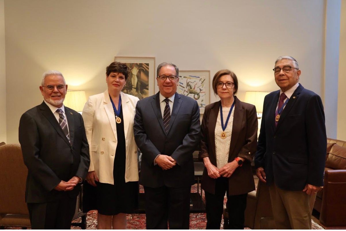 Consejo General Colegios Farmacéuticos tweet media