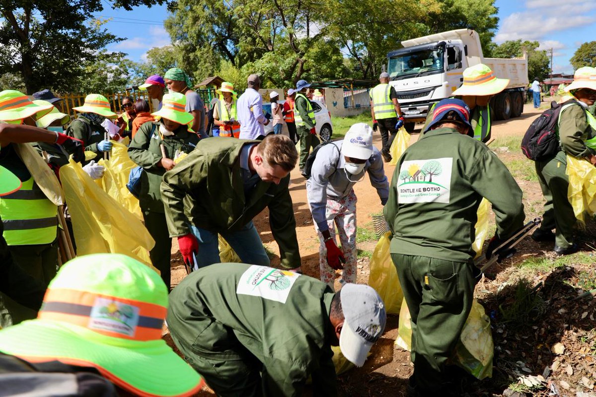 Ewan Botha tweet media