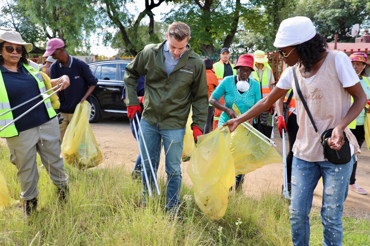 Ewan Botha tweet media