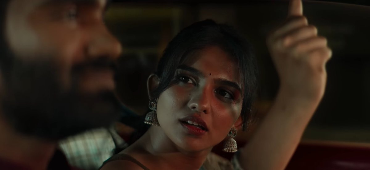 _MovieTamil's tweet image. #MamithaBaiju Car Scene 🤯

#Premalu Hit
#Dude Hit
Next #VishvanathAndSons loading