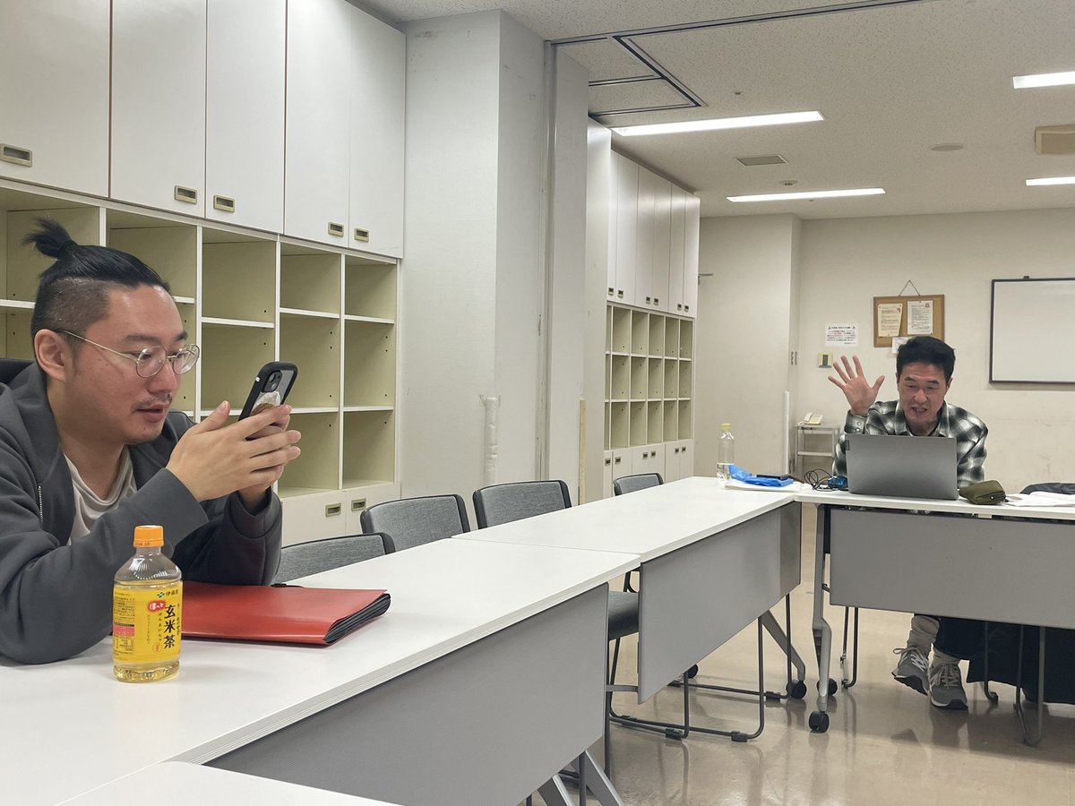 koko_machida's tweet photo. 先日の稽古では、次の公演の脚本が決定し、話し合いや台本読みを行いました！
考えることはたくさんありますが、これからワクワクです🙌 https://t.co/9awWrQOpSK