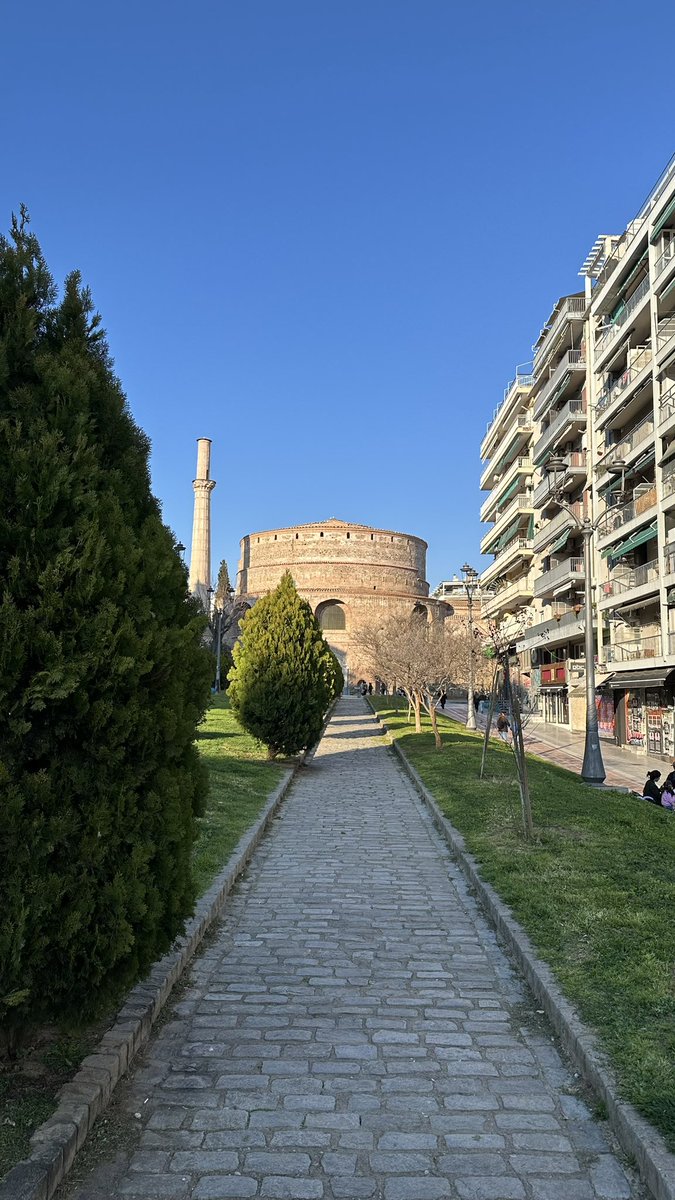 Quiet day in Salonica.