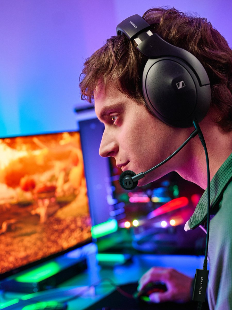 Sennheiser's tweet image. Gaming headsets don't have to compromise.

The HD 550, HD 505, HD 560S, and HD 620S deliver audiophile sound and are all compatible with the new HD 500 BAM mic for crystal-clear comms.

#Sennheiser #GamingAudio #Audiophile