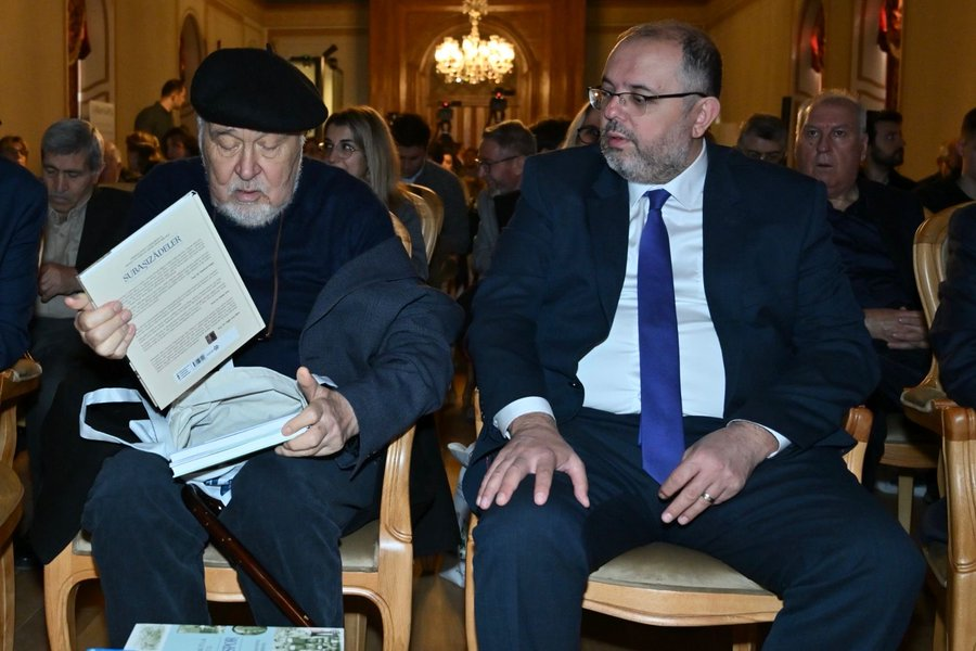 Conflict tweet media