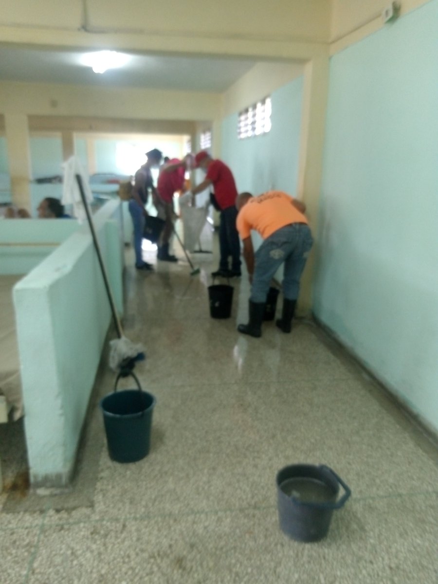 Una jornada intensa de aporte social del #FCBCuba #VillaClaraConTodos apoyando labores de higienización en el hospital psiquiátrico de Santa Clara con #AuténticaDiferencia
<a href="/DPCulturaVC/">Dirección Provincial de Cultura Villa Clara</a> 
<a href="/CubaEsCultura/">MinCult - Cuba</a> 
<a href="/CubaFCBC/">Fondo Cubano de Bienes Culturales</a>