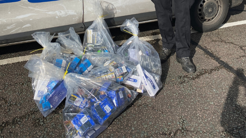 WalsallCouncil's tweet photo. Illegal tobacco found in hidden compartment and vehicle as £8,500 haul #SEIZED! 🚨 🚭
Across several shops and a vehicle linked to the trade, officers seized:
❌ 6,640 cigarettes
❌ 3.9kg of hand-rolling tobacco
#OpFearless @SavvyShopper6 https://t.co/gm1dvGOdgO