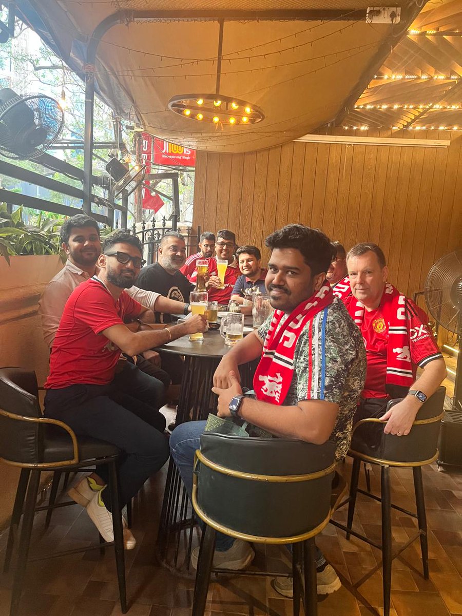thirdwisemonkey's tweet photo. It has not been a good last few weeks, two Family members passed away recently. I find my peace &amp; solace with #MUSCM my second #family 🙌 We all escape our real lives to support #MUFC together 😘 #3wmKhar #ILoveMyJob https://t.co/prrXWC6u6m