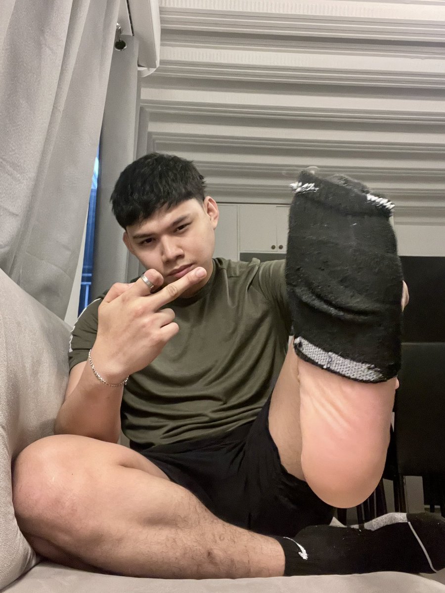 asiangxdliam's tweet photo. Your asian alpha chilling with these dirty socks. Go relapse😈

#findom #paypig #humanatm #cashslave #financialdomination #cashmaster https://t.co/lI6j5HUiPi